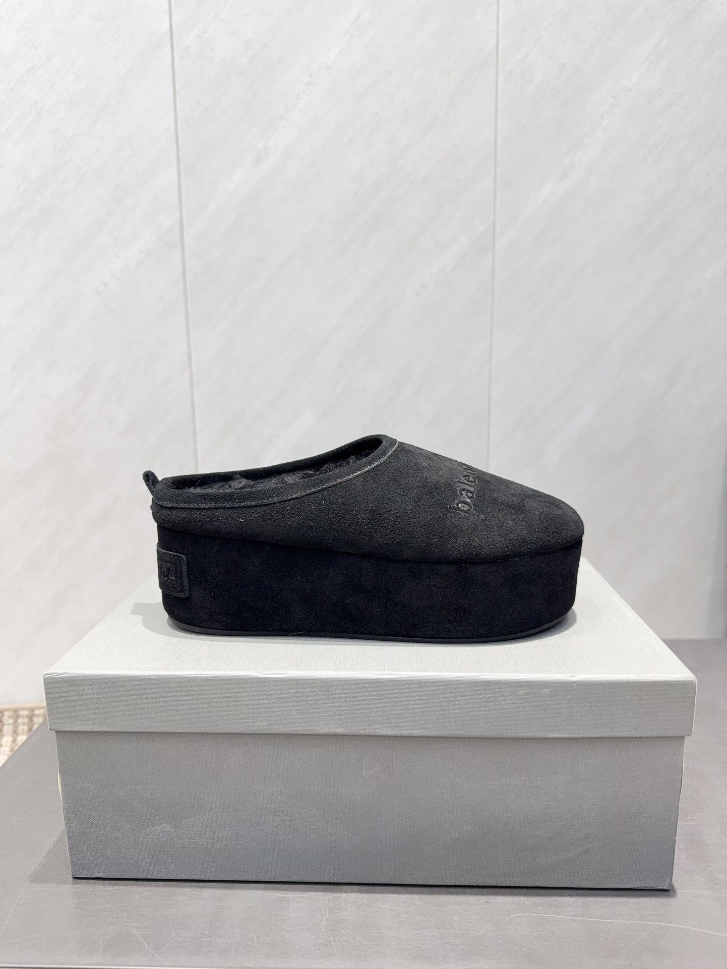 BALENCIAGA 25S AURALEE SLIP-ON 50 MM IN BLACK SUEDE STYLE 4
