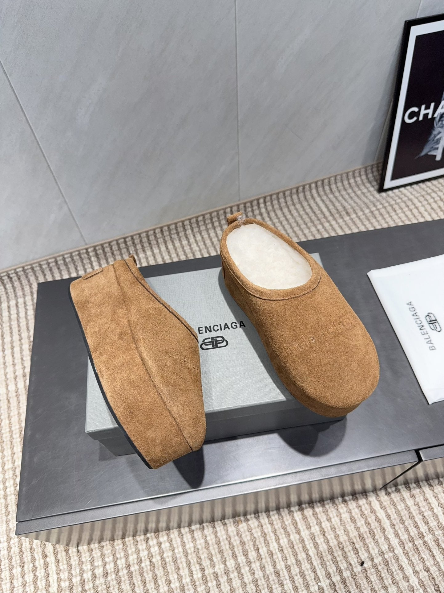 BALENCIAGA 25S AURALEE SLIP-ON 50 MM IN LIGHT BROWN SUEDE STYLE 1