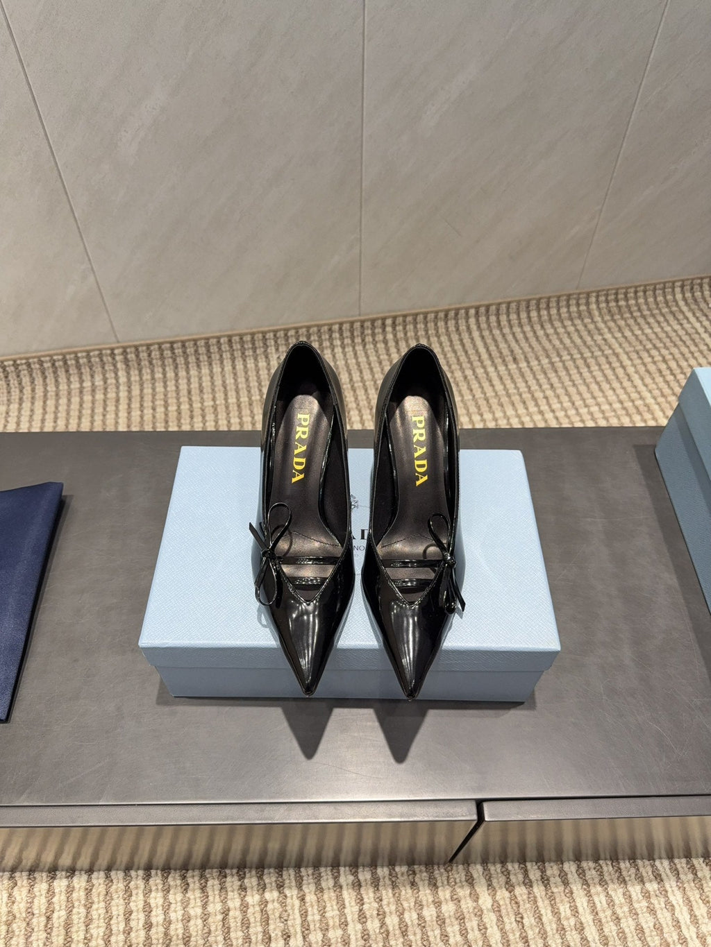 PRADA 26S POINTED TOE HEELS 75MM IN BLACK CALFSKIN WITH BOW