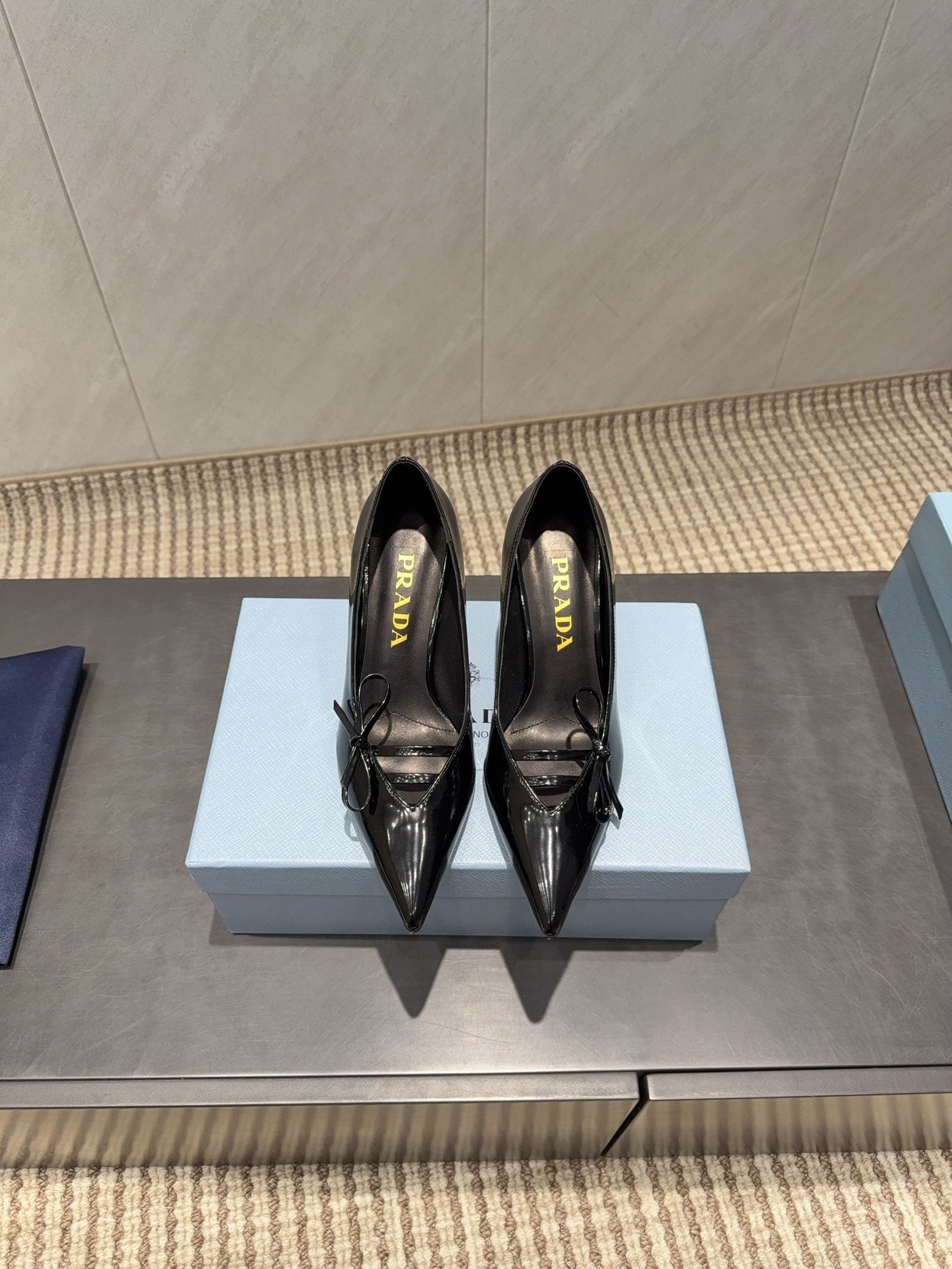 PRADA 26S POINTED TOE HEELS 75MM IN BLACK CALFSKIN WITH BOW