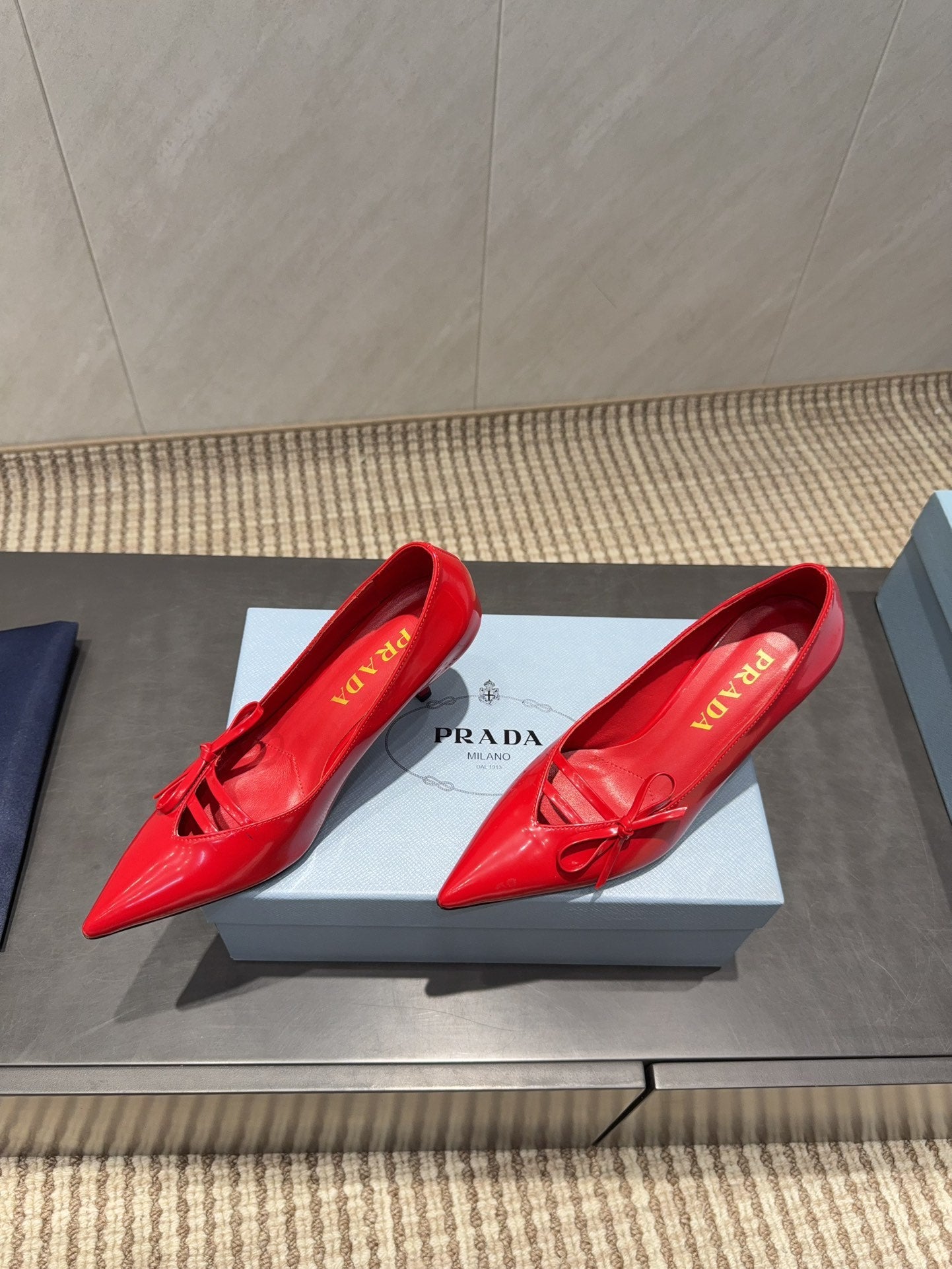 PRADA 26S POINTED TOE HEELS 75MM IN DARK RED CALFSKIN WITH BOW