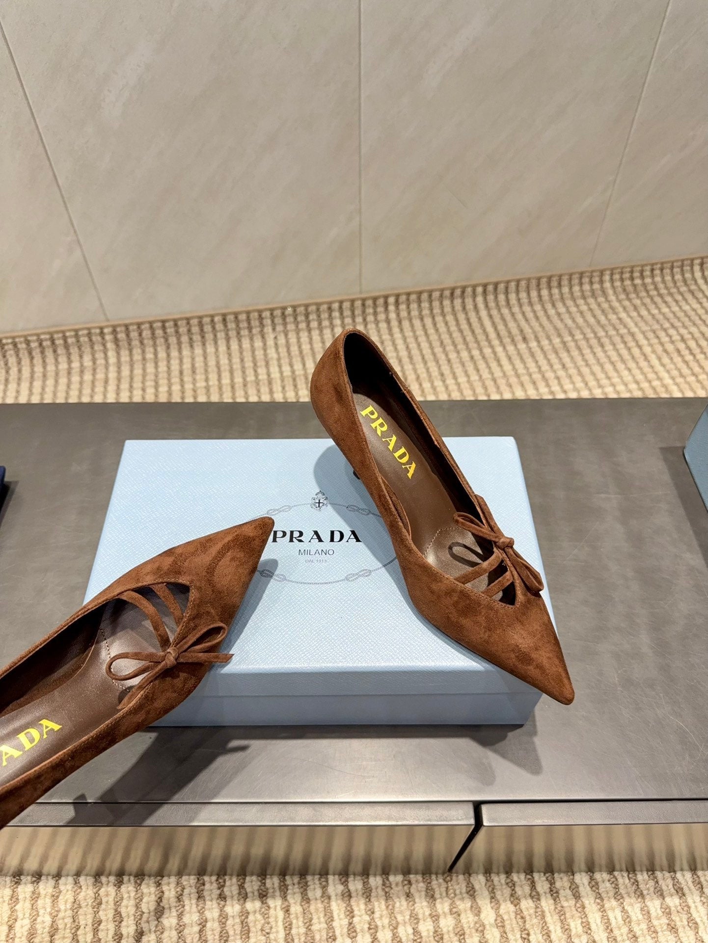 PRADA 26S POINTED TOE HEELS 75MM IN DARK BROWN SUEDE WITH BOW