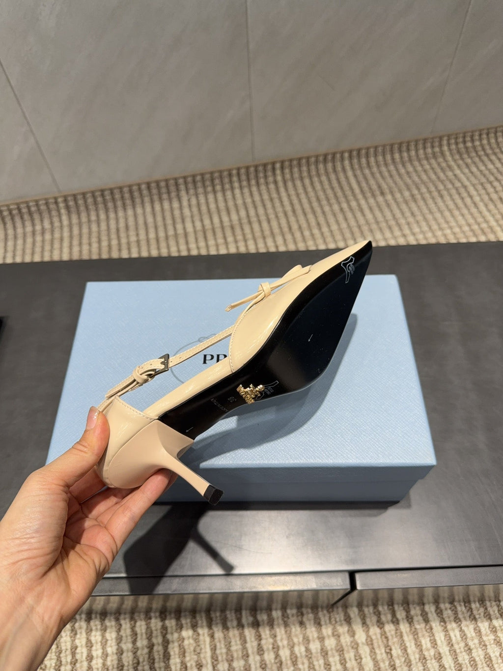 PRADA 26S POINTED TOE CUT OUT HIGH HEELS 75MM IN BEIGE CALFSKIN WITH BOW