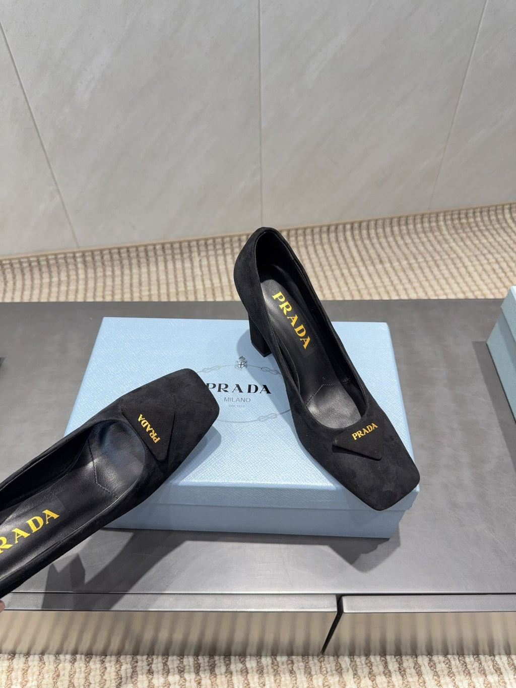PRADA 26S SQUARE TOE HIGH HEELS 85MM IN BLACK SUEDE WITH LOGO