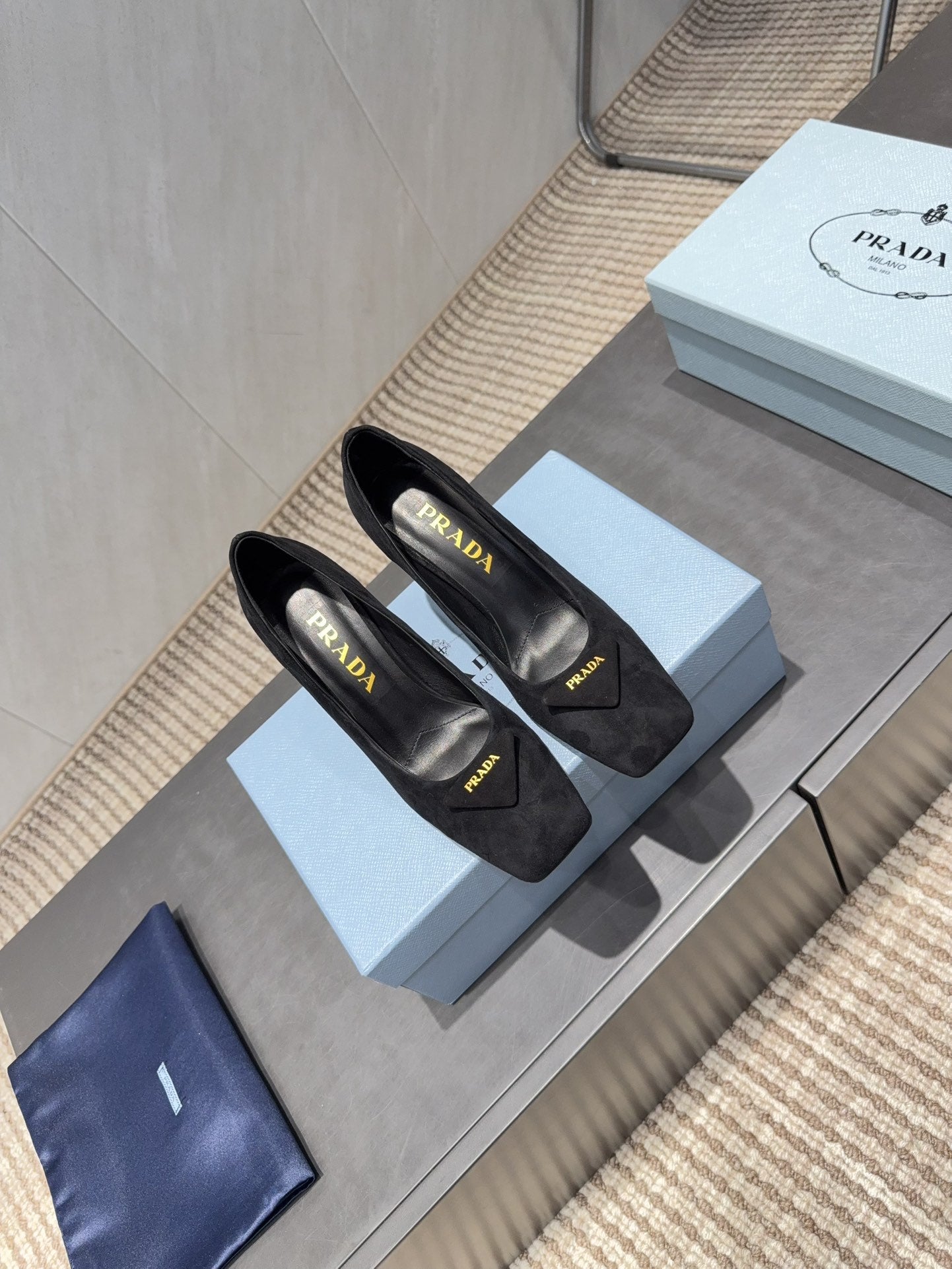 PRADA 26S SQUARE TOE HIGH HEELS 85MM IN BLACK SUEDE WITH LOGO
