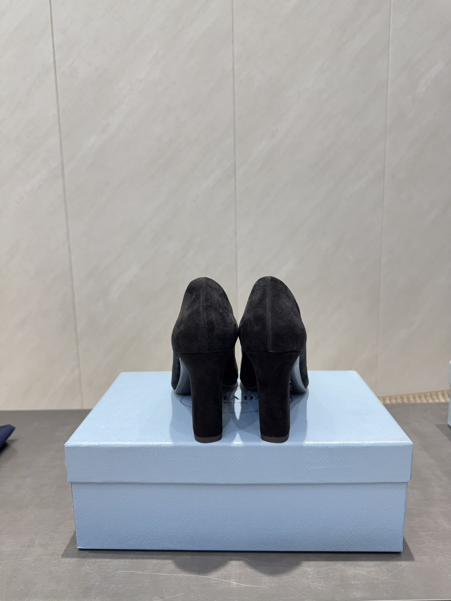 PRADA 26S SQUARE TOE HIGH HEELS 85MM IN BLACK SUEDE WITH LOGO