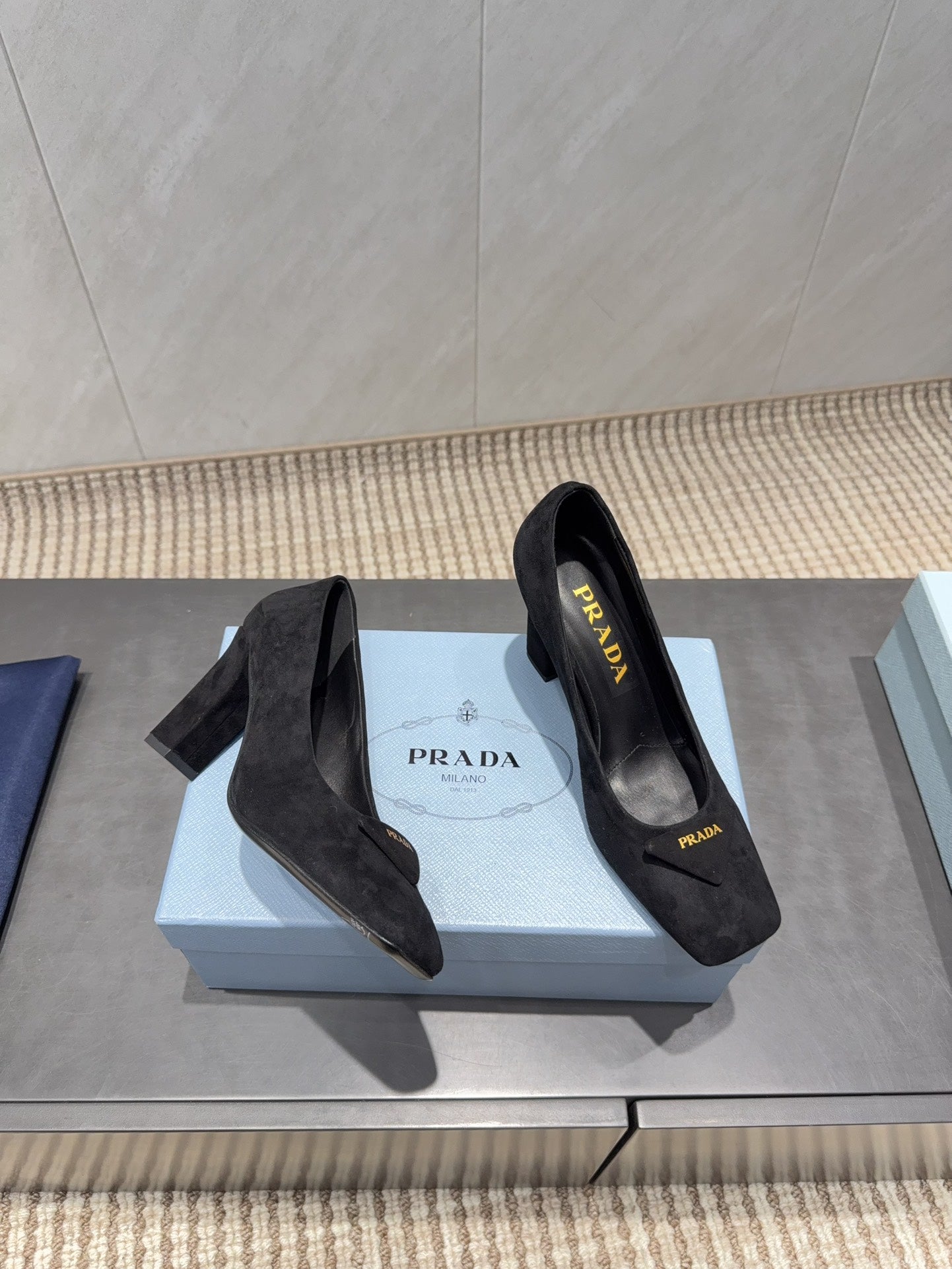 PRADA 26S SQUARE TOE HIGH HEELS 85MM IN BLACK SUEDE WITH LOGO