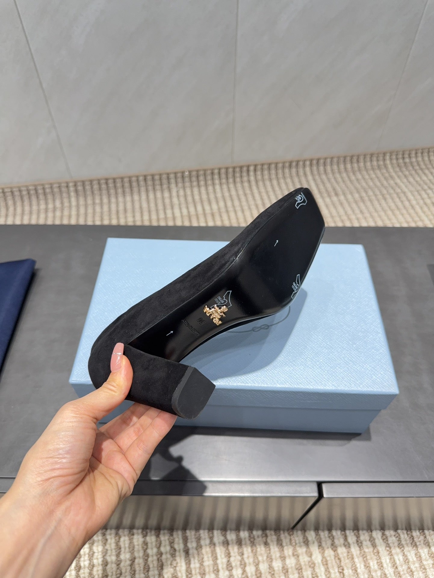 PRADA 26S SQUARE TOE HIGH HEELS 85MM IN BLACK SUEDE WITH LOGO