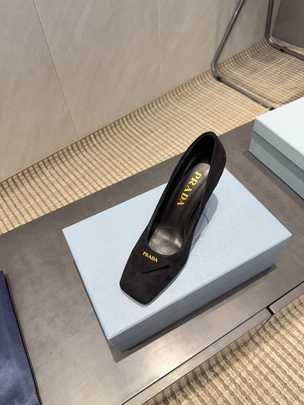 PRADA 26S SQUARE TOE HIGH HEELS 85MM IN BLACK SUEDE WITH LOGO
