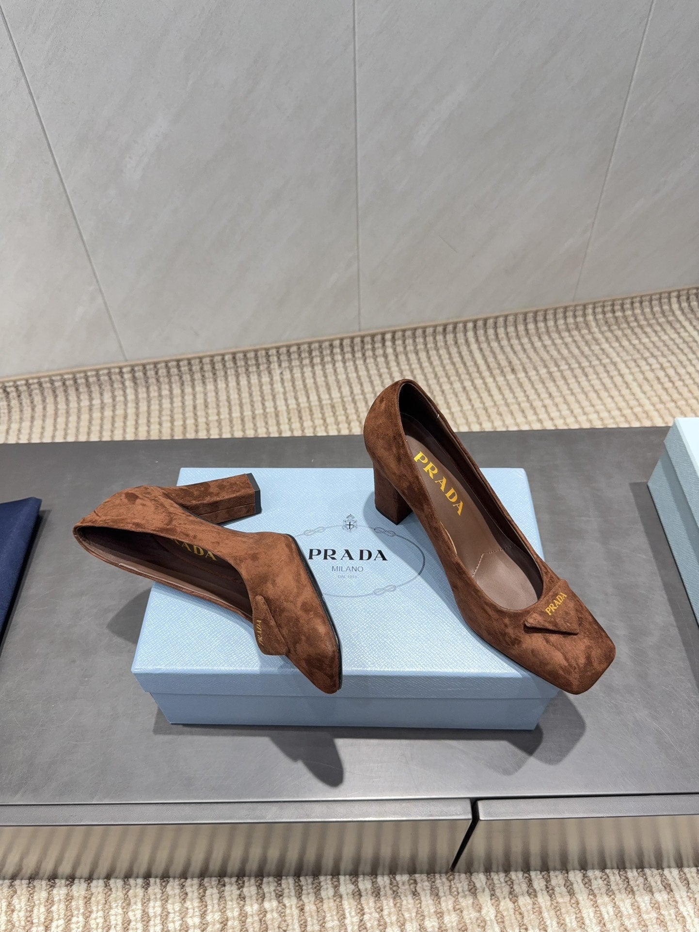 PRADA 26S SQUARE TOE HIGH HEELS 85MM IN CARAMEL BROWN SUEDE WITH LOGO