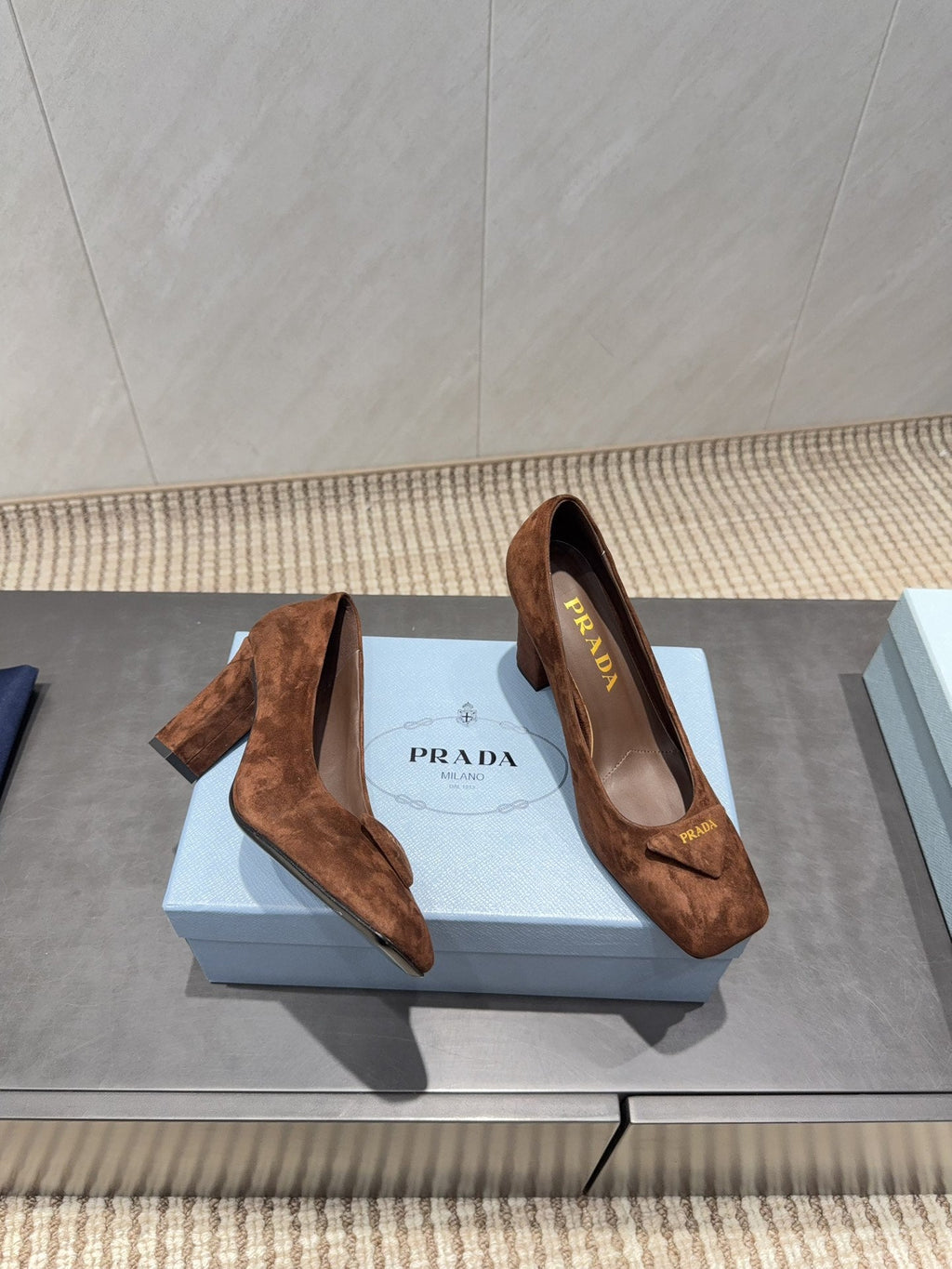 PRADA 26S SQUARE TOE HIGH HEELS 85MM IN CARAMEL BROWN SUEDE WITH LOGO