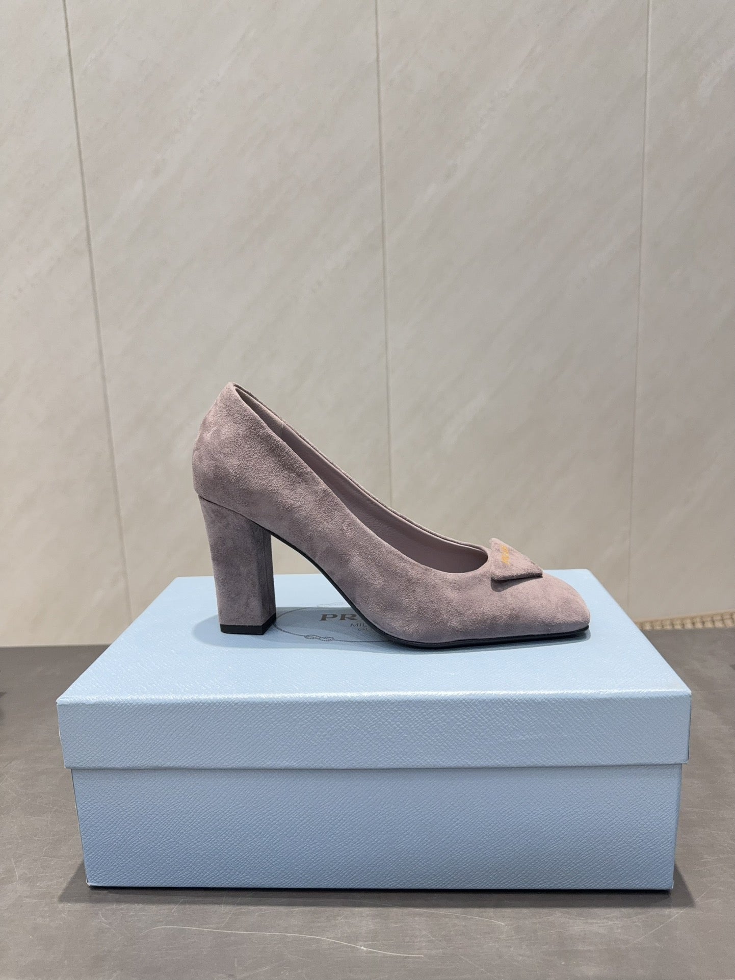 PRADA 26S SQUARE TOE HIGH HEELS 85MM IN TAUPE BROWN SUEDE WITH LOGO
