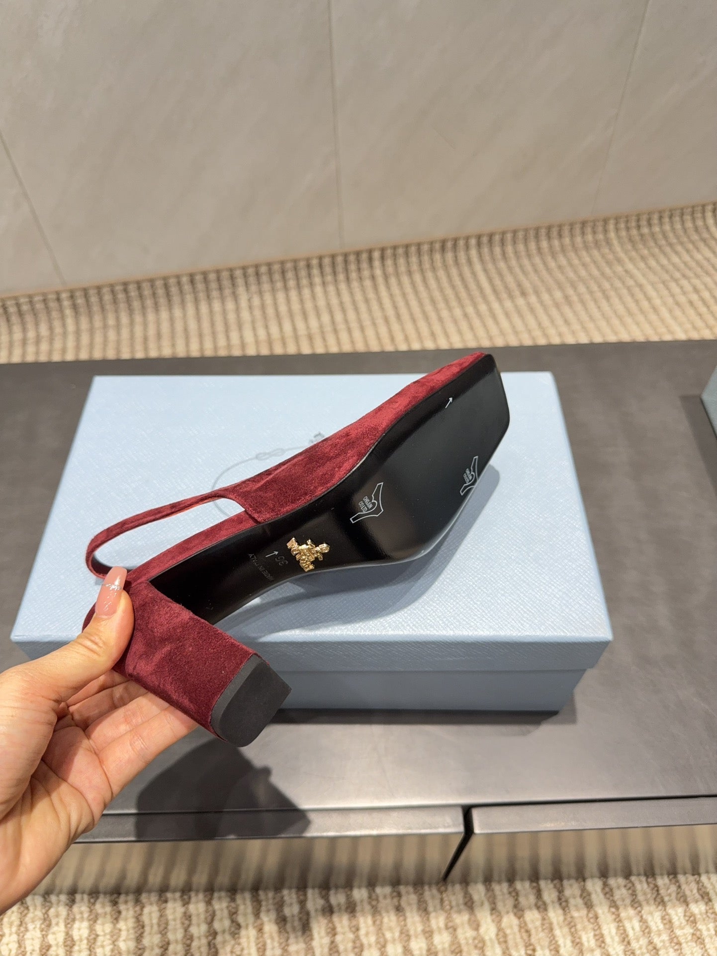 PRADA 26S LOW HEEL SQUARE TOE SLINGBACK SHOES 85MM IN DARK RED SUEDE WITH LOGO