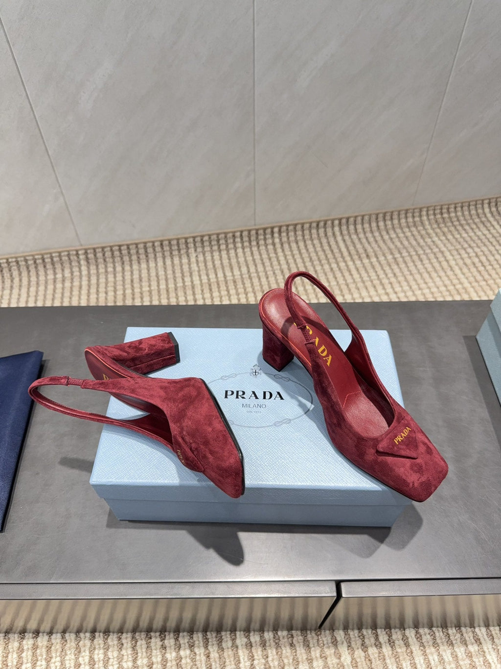 PRADA 26S LOW HEEL SQUARE TOE SLINGBACK SHOES 85MM IN DARK RED SUEDE WITH LOGO
