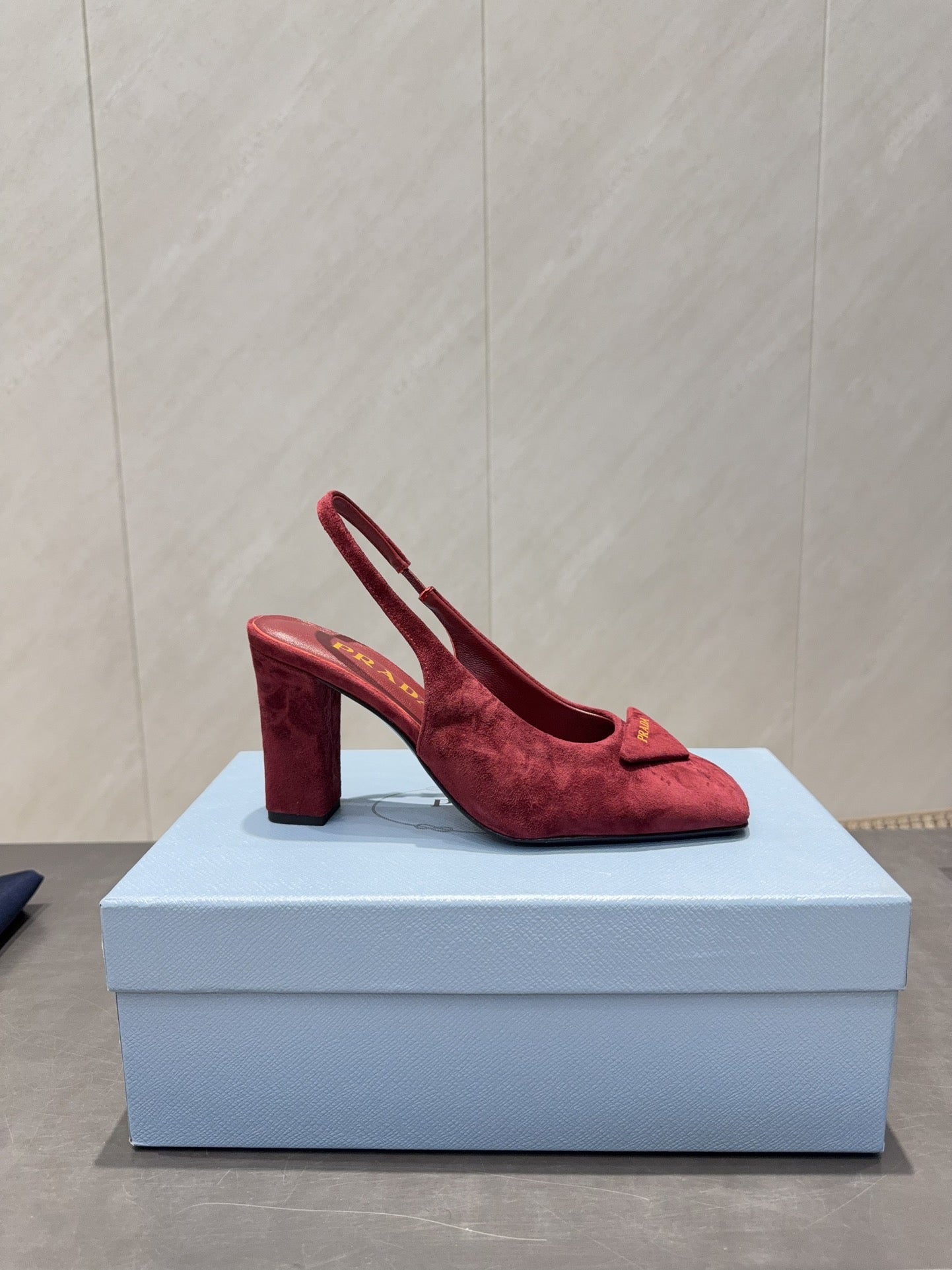 PRADA 26S LOW HEEL SQUARE TOE SLINGBACK SHOES 85MM IN DARK RED SUEDE WITH LOGO