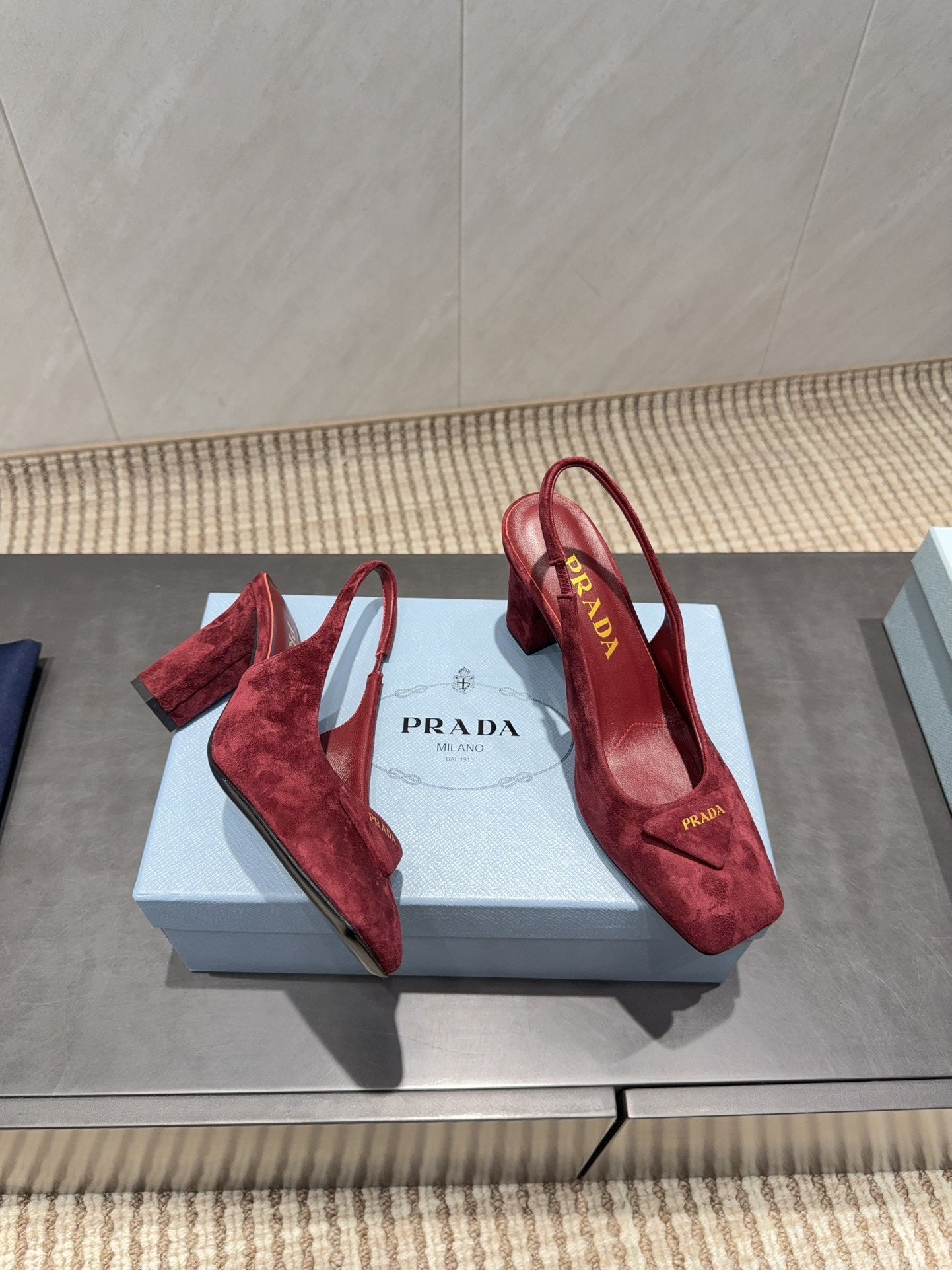 PRADA 26S LOW HEEL SQUARE TOE SLINGBACK SHOES 85MM IN DARK RED SUEDE WITH LOGO