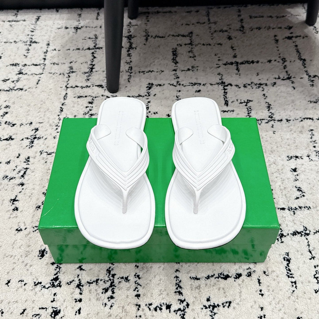 BOTTEGA VENETA 26S THONG SANDALS IN WHITE TPU