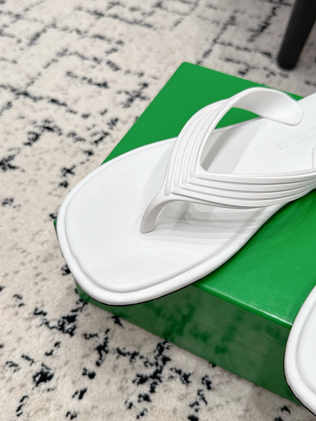 BOTTEGA VENETA 26S THONG SANDALS IN WHITE TPU