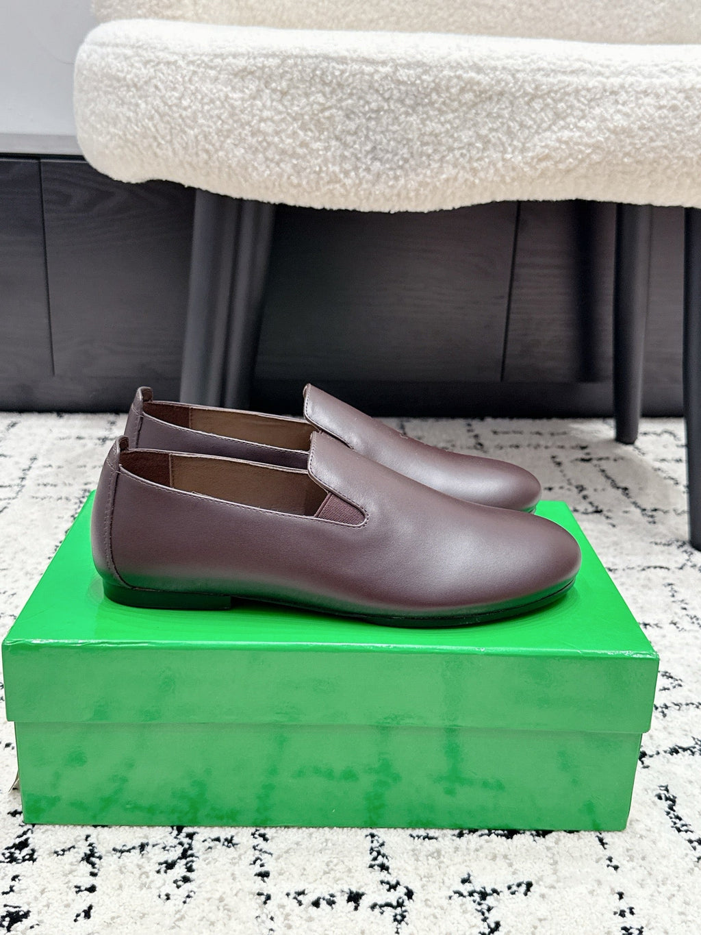 BOTTEGA VENETA 26S FLAT LOAFERS IN DARK BROWN CALFSKIN