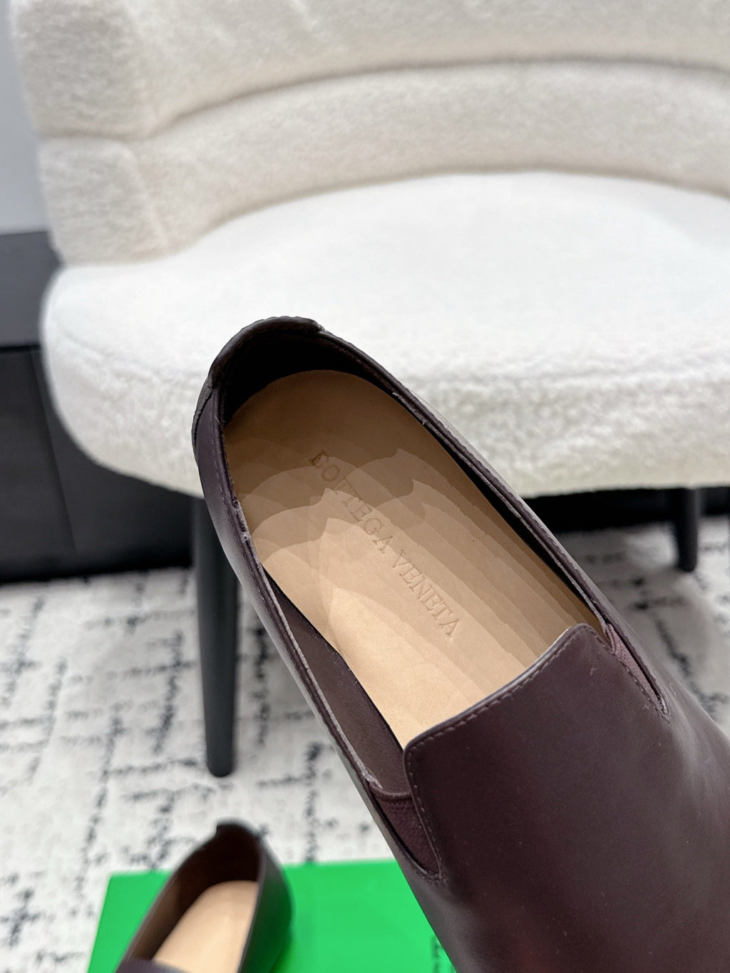 BOTTEGA VENETA 26S FLAT LOAFERS IN DARK BROWN CALFSKIN
