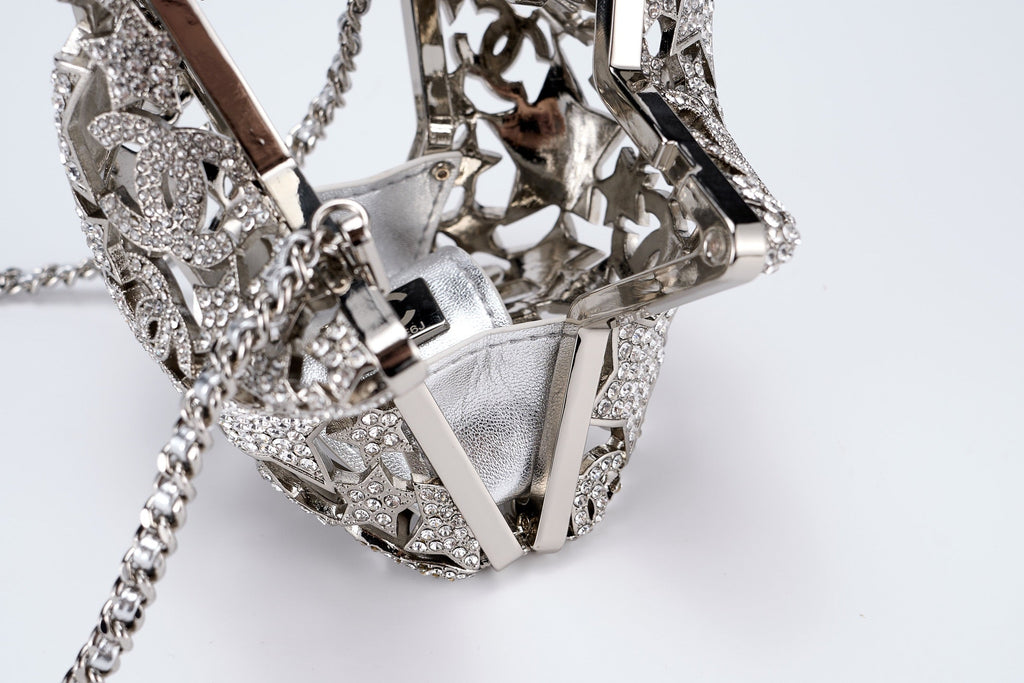 CHANEL 26S STAR CLUTCH MINI 13 IN SILVER CRYSTAL EMBELLISHED METAL