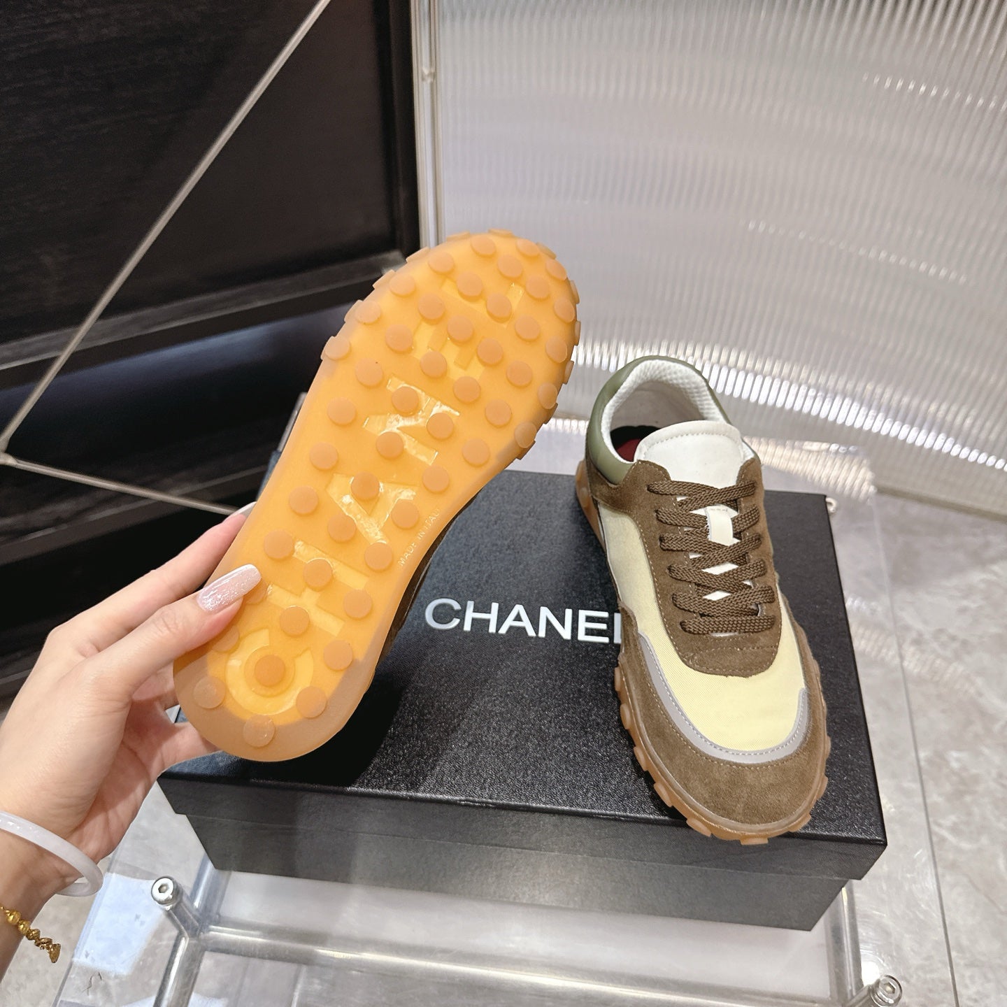 CHANEL 26S LOW TOP SNEAKERS IN BROWN SUEDE AND GREEN FABRIC WITH RUBBER SOLE