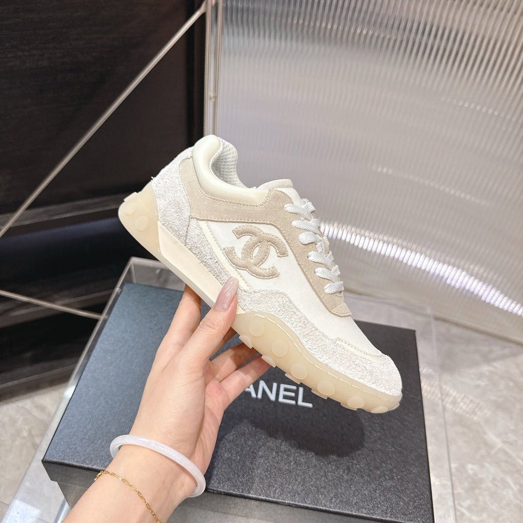 CHANEL 26S LOW TOP SNEAKERS IN BEIGE SUEDE AND WHITE FABRIC WITH RUBBER SOLE