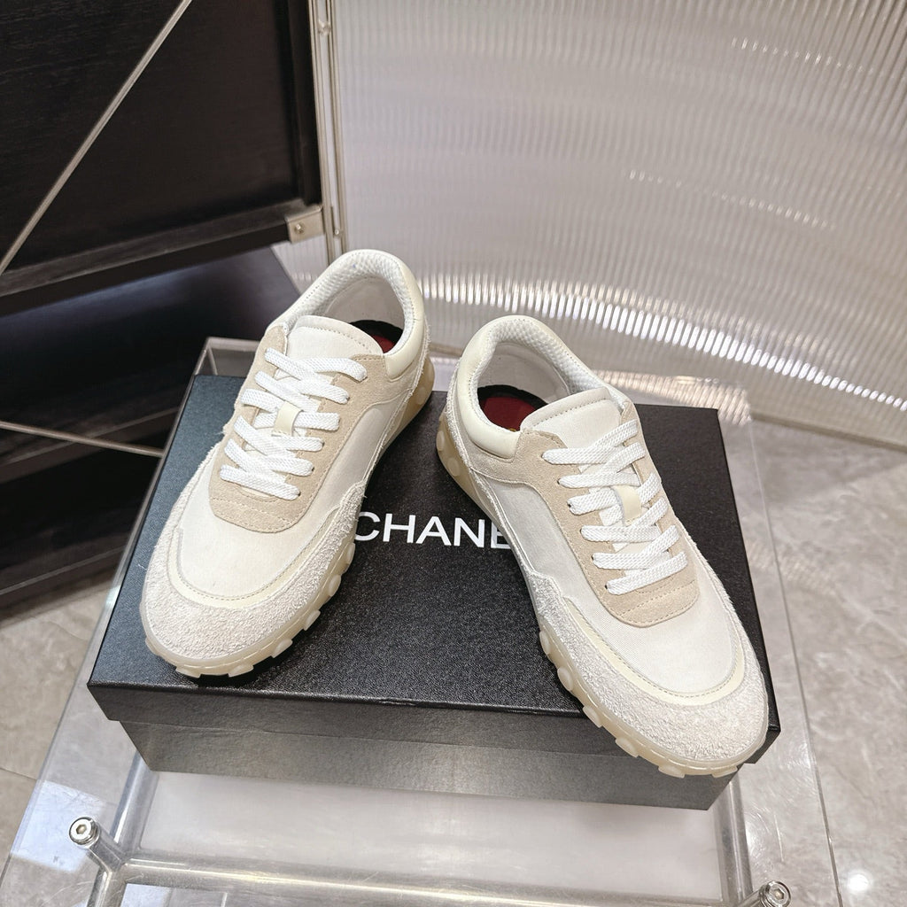 CHANEL 26S LOW TOP SNEAKERS IN BEIGE SUEDE AND WHITE FABRIC WITH RUBBER SOLE