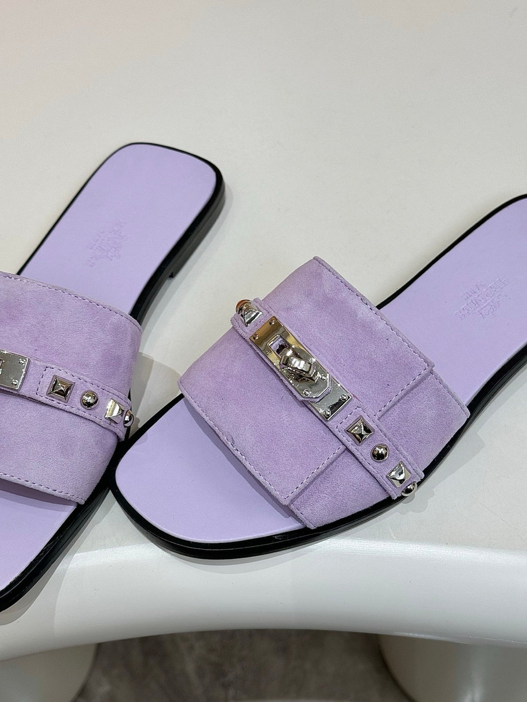 HM 26S GIULIA SANDAL IN LIGHT PURPLE SUEDE AND CALFSKIN SILVER HARDWARE
