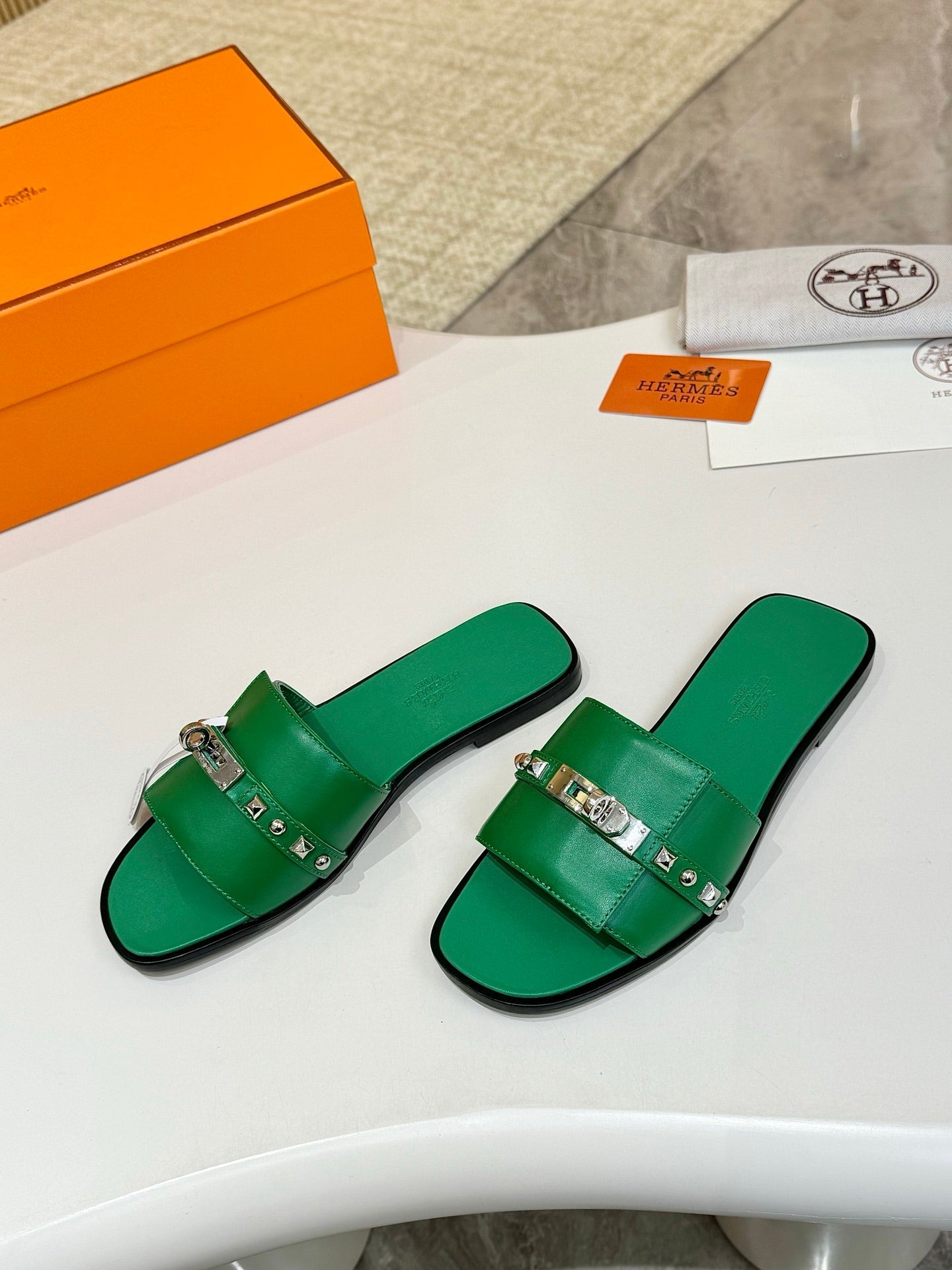 HM 26S GIULIA SANDAL IN GREEN CALFSKIN SILVER HARDWARE