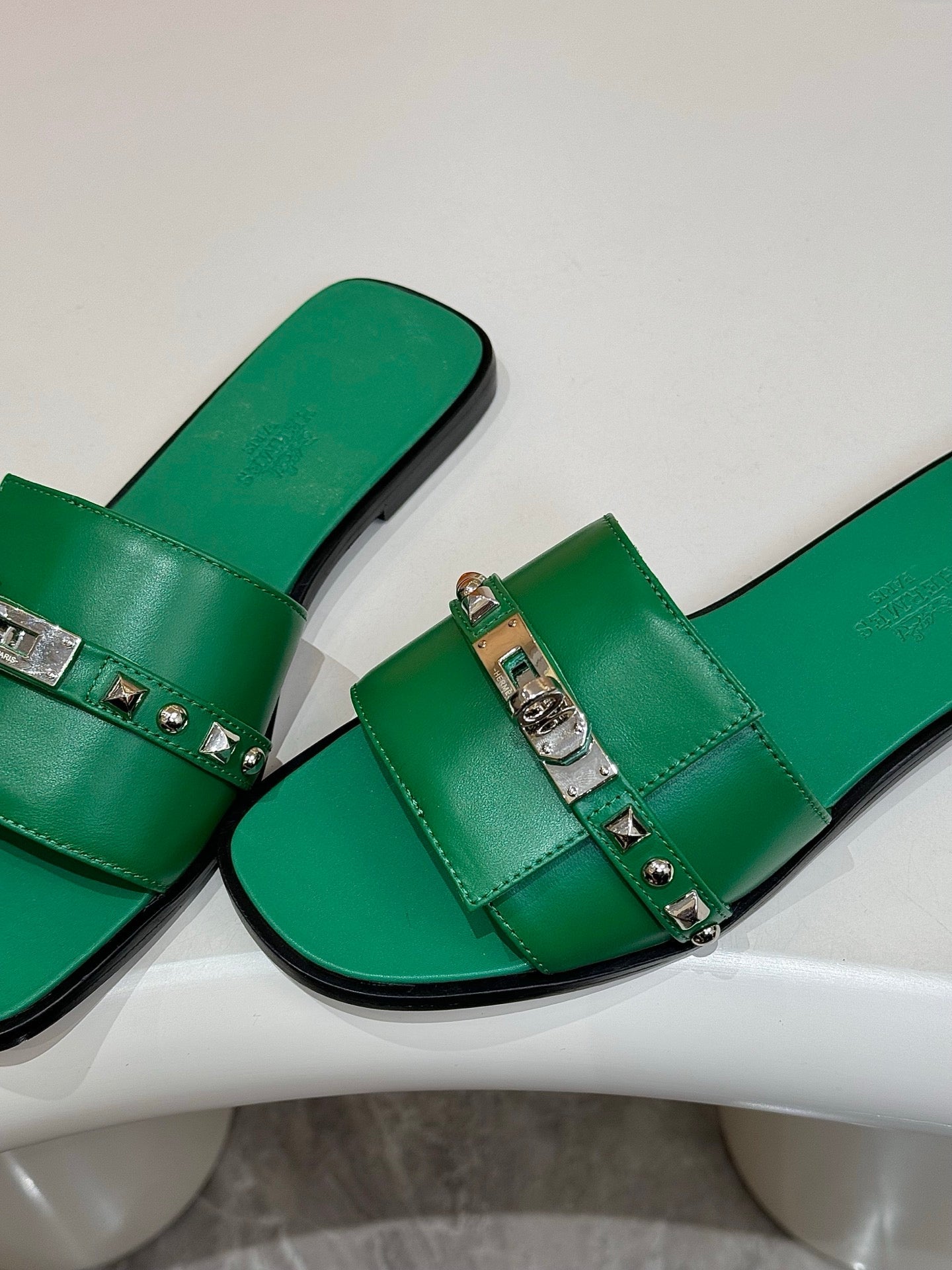 HM 26S GIULIA SANDAL IN GREEN CALFSKIN SILVER HARDWARE