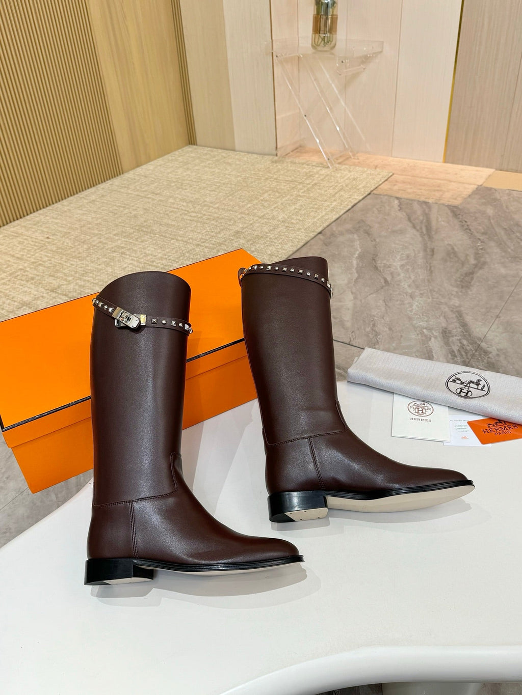 HM 25S KNEE-HIGH FLAT BOOTS IN DARK BROWN LAMBSKIN WITH SILVER HARDWARE