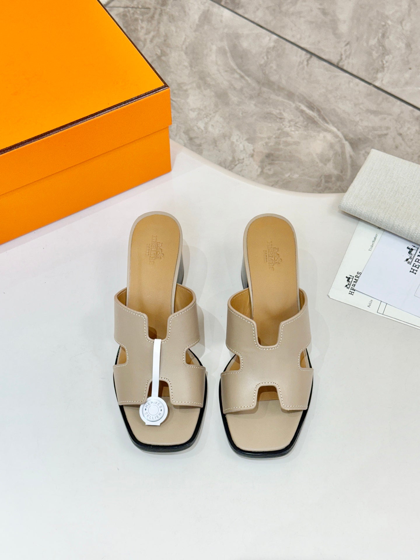 HM 26S HELIA SANDAL 70MM IN BEIGE CALFSKIN