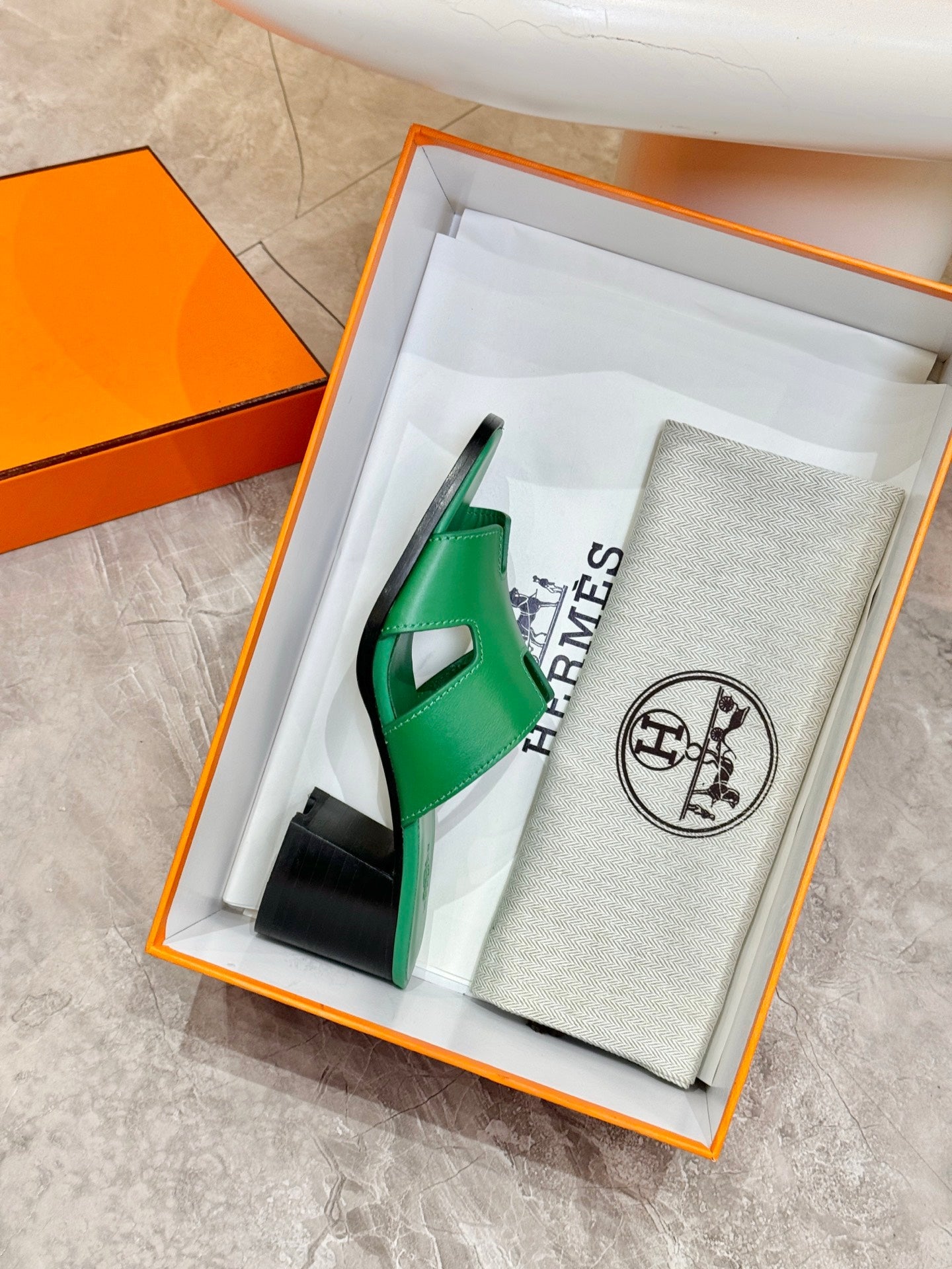 HM 26S HELIA SANDAL 70MM IN GREEN CALFSKIN