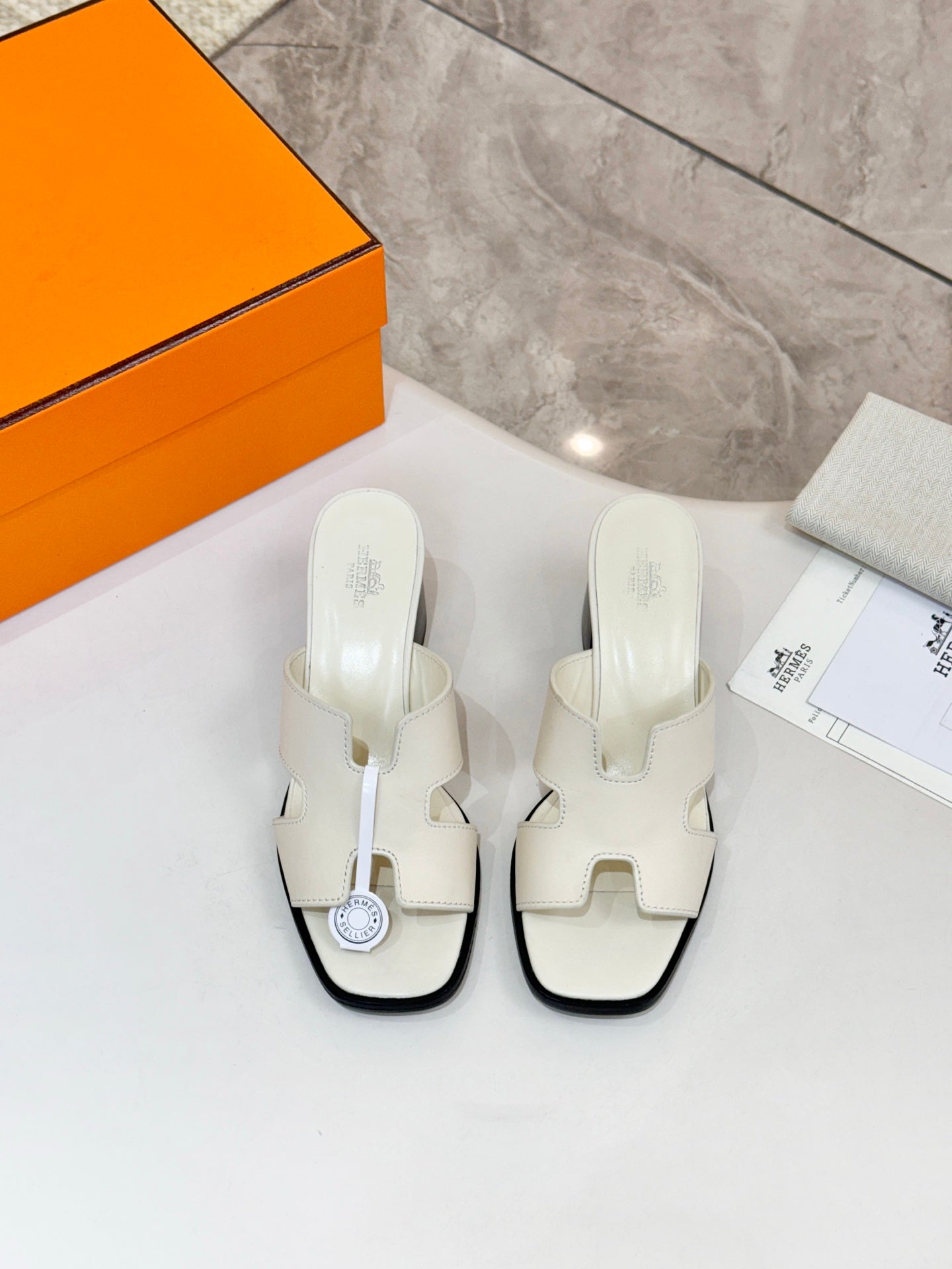 HM 26S HELIA SANDAL 70MM IN IVORY WHITE CALFSKIN