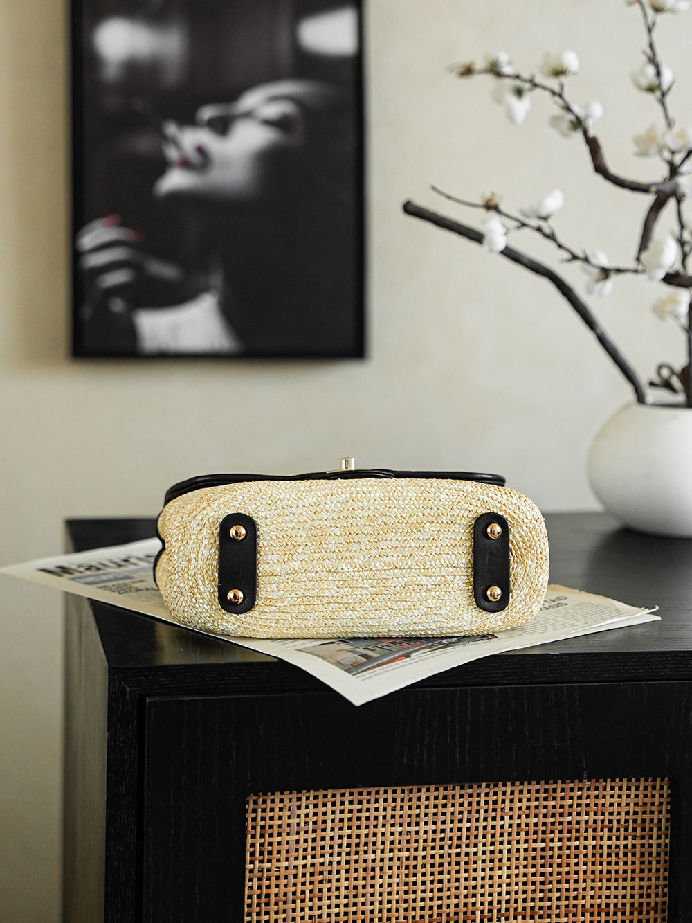 CHANEL 26S CLASSIC FLAP MEDIUM 23 IN NATURAL RAFFIA AND BLACK CALFSKIN GOLD HARDWARE
