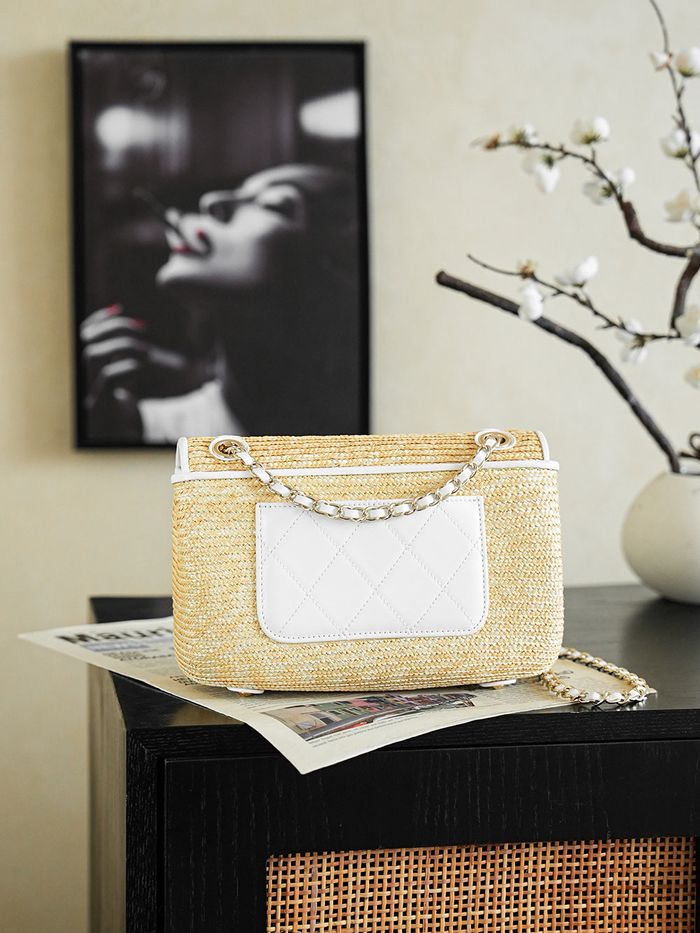 CHANEL 26S CLASSIC FLAP MEDIUM 23 IN NATURAL RAFFIA AND WHITE CALFSKIN GOLD HARDWARE