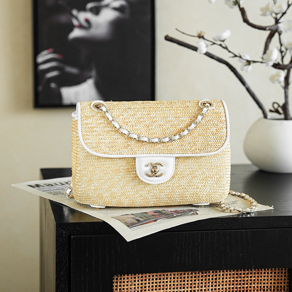 CHANEL 26S CLASSIC FLAP MEDIUM 23 IN NATURAL RAFFIA AND WHITE CALFSKIN GOLD HARDWARE