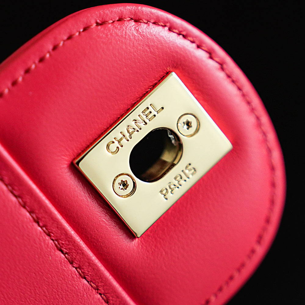 CHANEL 26S CLASSIC FLAP MEDIUM 23 IN NATURAL RAFFIA AND PINK CALFSKIN GOLD HARDWARE