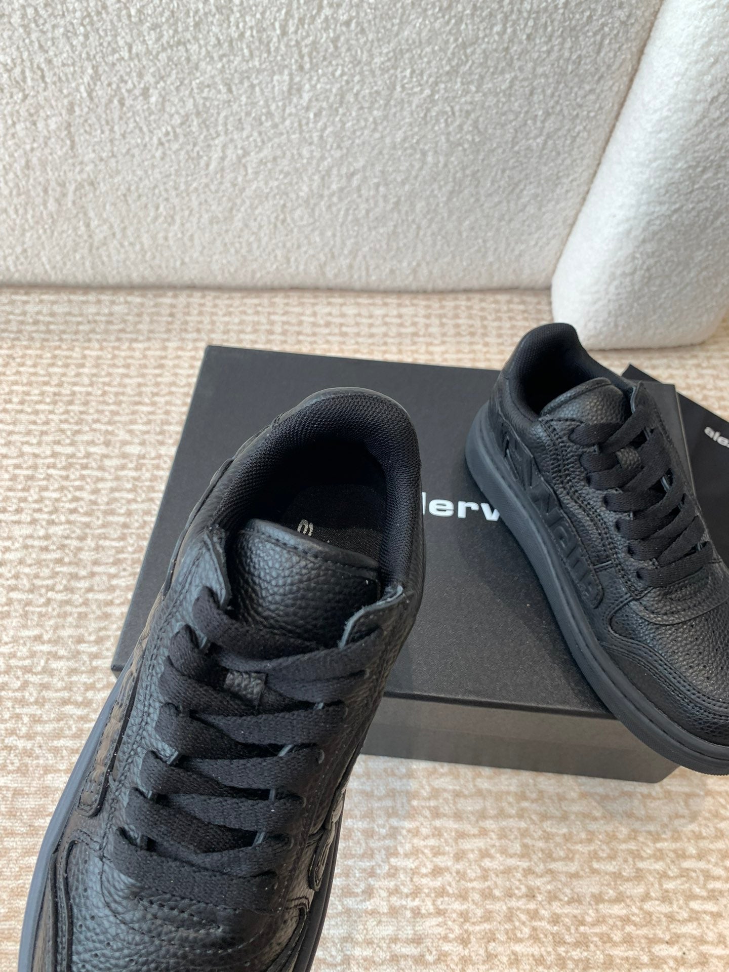 SNEAKER WITH LOGO IN BLACK PUFF PEBBLE LEATHER
