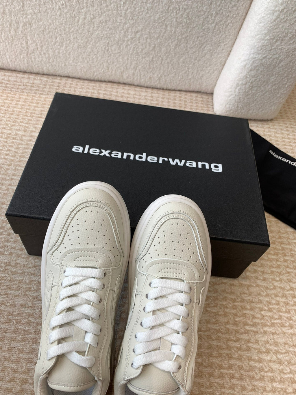 SNEAKER WITH LOGO IN BEIGE PUFF PEBBLE LEATHER