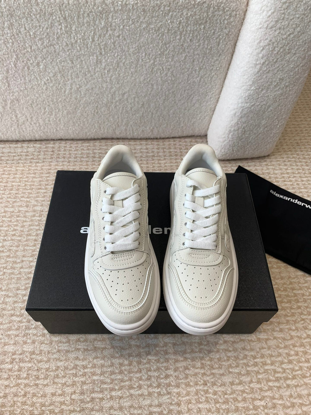 SNEAKER WITH LOGO IN BEIGE PUFF PEBBLE LEATHER