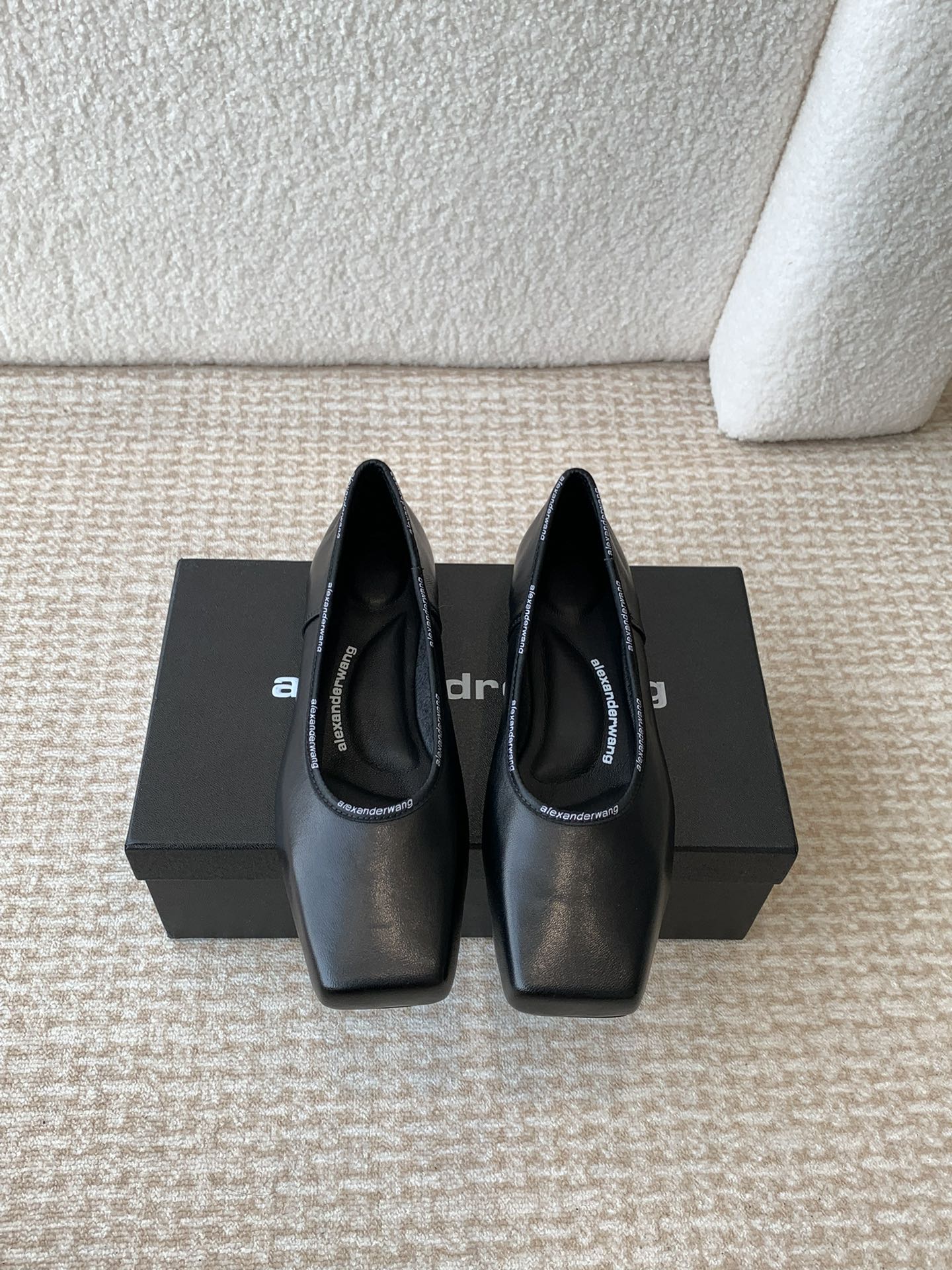 SQUARE-TOE BALLET FLAT IN BLACK LAMBSKIN