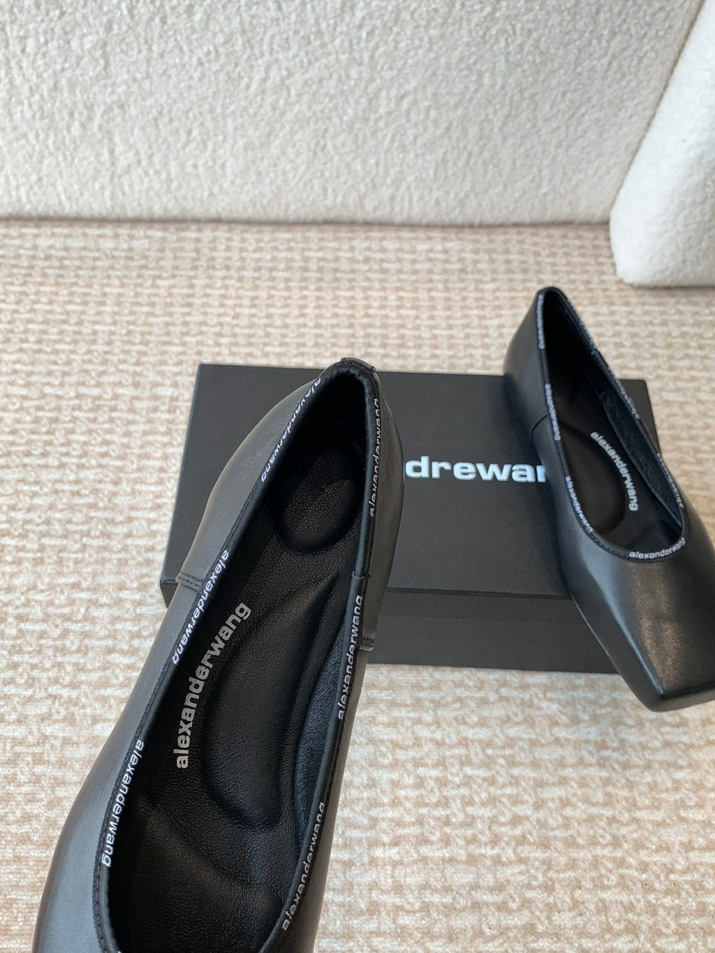 SQUARE-TOE BALLET FLAT IN BLACK LAMBSKIN