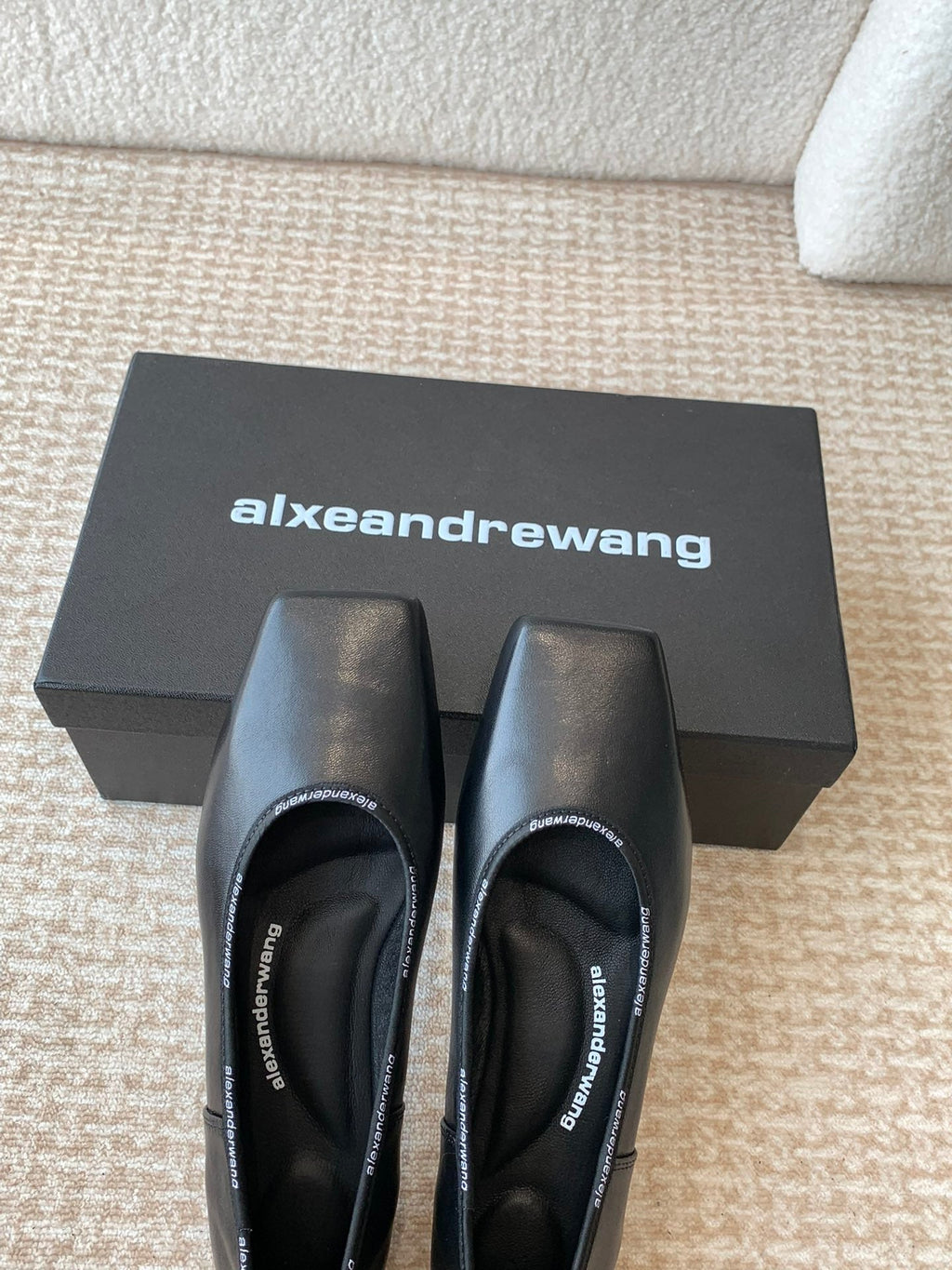 SQUARE-TOE BALLET FLAT IN BLACK LAMBSKIN
