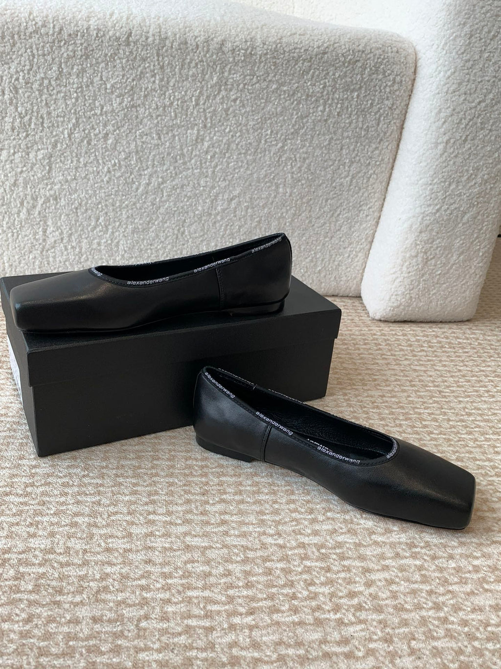 SQUARE-TOE BALLET FLAT IN BLACK LAMBSKIN