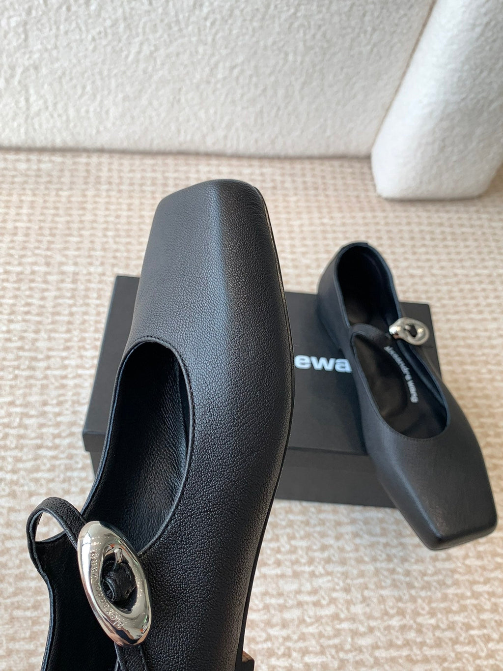 SQUARE-TOE MARY JANE IN BLACK LAMBSKIN