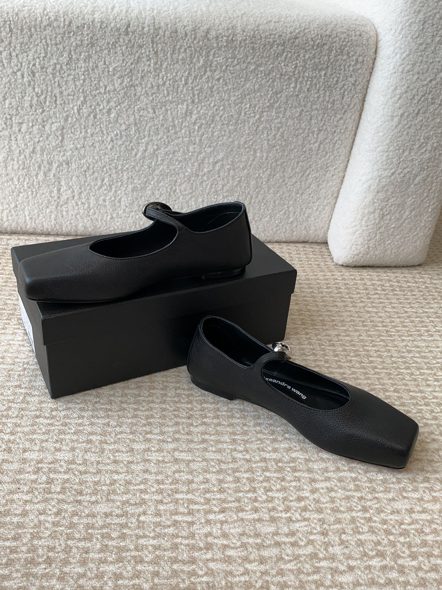 SQUARE-TOE MARY JANE IN BLACK LAMBSKIN