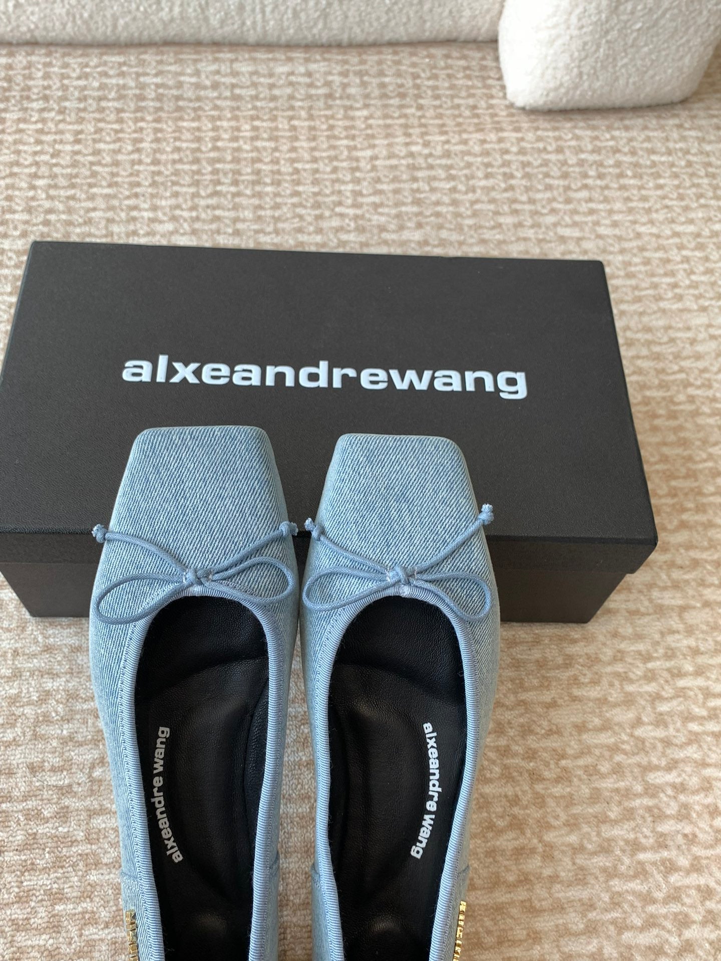 SQUARE-TOE BALLET FLAT IN LIGHT BLUE DENIM FABRIC WITH BOW