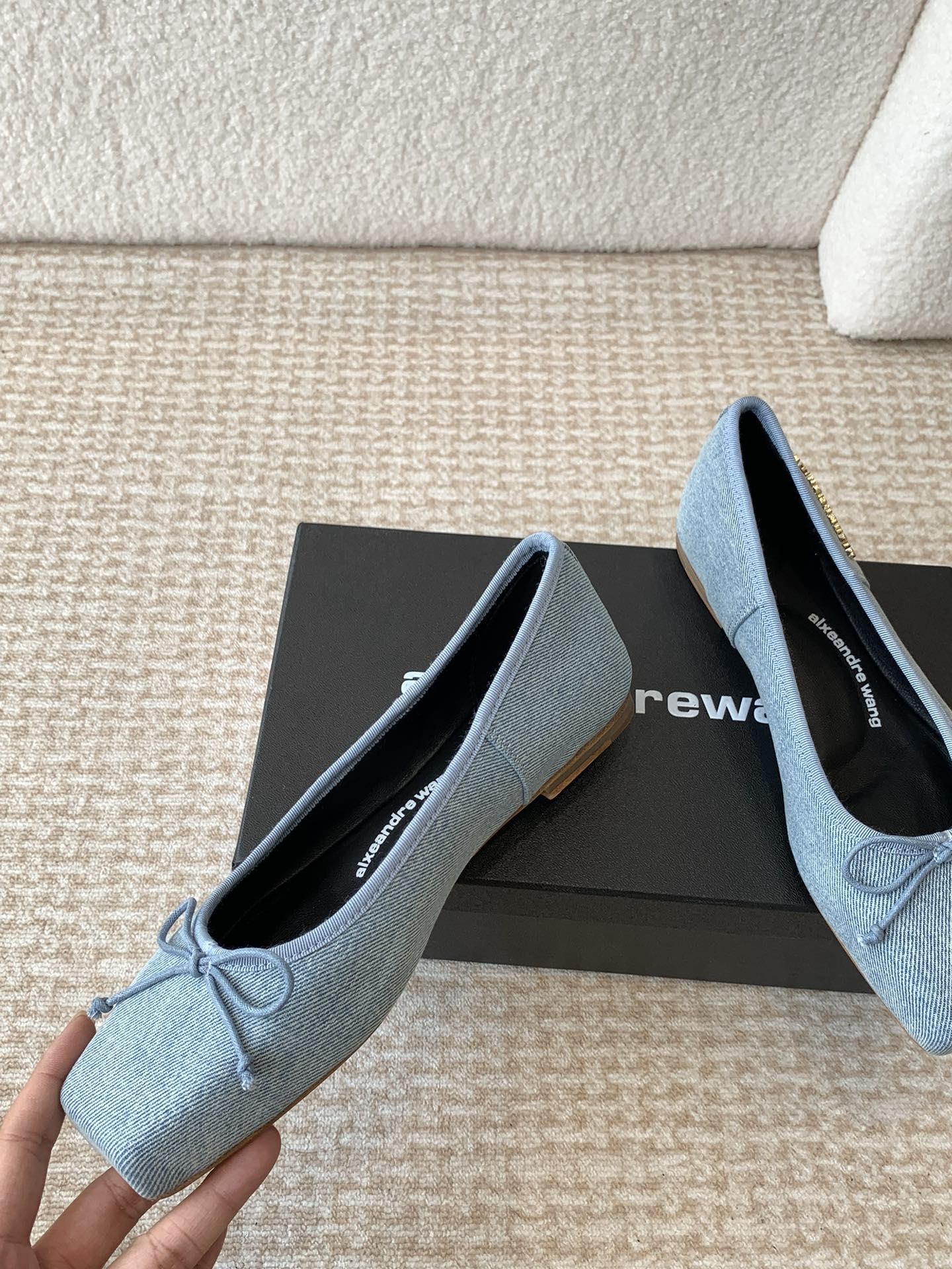 SQUARE-TOE BALLET FLAT IN LIGHT BLUE DENIM FABRIC WITH BOW